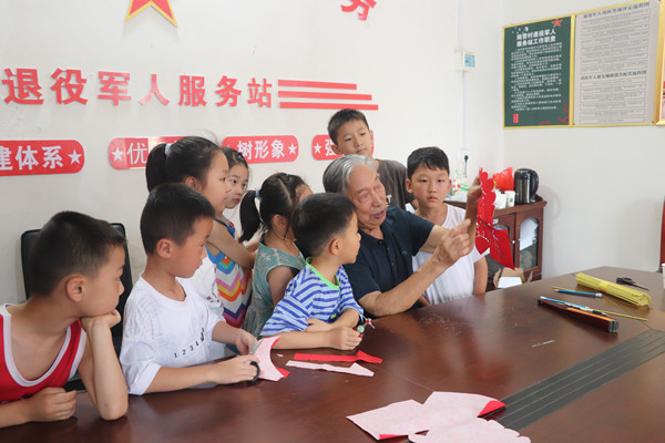 臥龍區：非遺剪紙倡文明 移風易俗樹新風